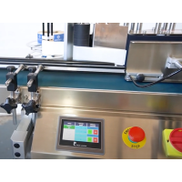 ELF-50 vollautomatische Flaschen Etikettiermaschine - platzsparende Etikettierung von Flaschen, Dosen, Gl&auml;ser und andere zylindrische Verpackungen