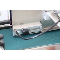 ELF-50 vollautomatische Flaschen Etikettiermaschine - platzsparende Etikettierung von Flaschen, Dosen, Gl&auml;ser und andere zylindrische Verpackungen