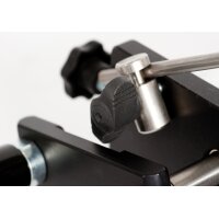 BenchMATE+ manueller Flaschenetikettierer f&uuml;r besonders kleine oder leichte Gebinde